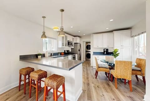Full kitchen