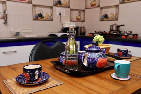 Family Villa | Private kitchen | Full-size fridge, rice cooker, mixer, cookware/dishes/utensils