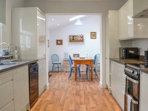 Kitchen | Number 42, Scarborough