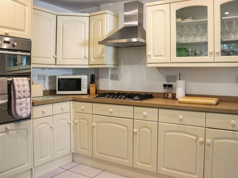 Kitchen | Holly Cottage, Angle