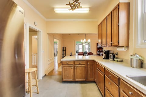 Full Kitchen open to dining area.
