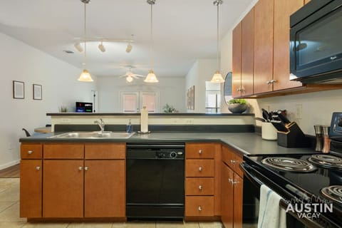 Plenty of space to prep, cook, or just snack your way through the kitchen.