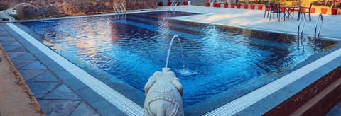 12 outdoor pools