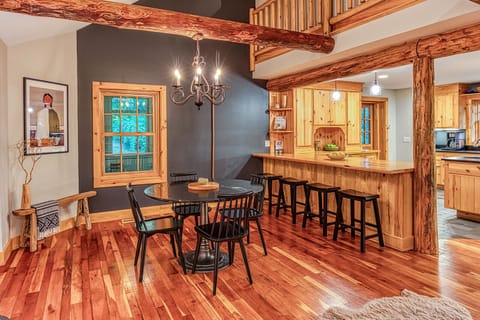 Small dining area off the kitchen