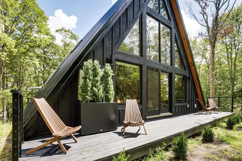House (4 Bedrooms) | Front of property