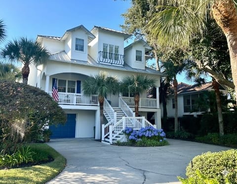 135 Compass Point Exterior