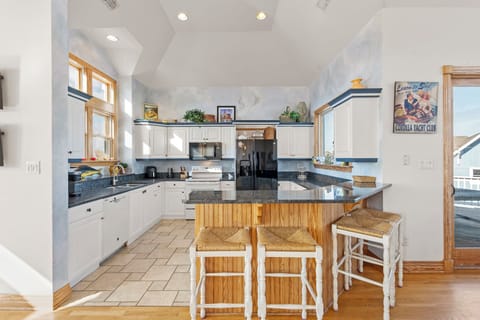 VOH02: Jewel of the Deep | Top Level Kitchen