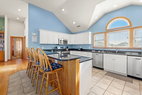 VOH27: Salty Crab | Top Level Kitchen