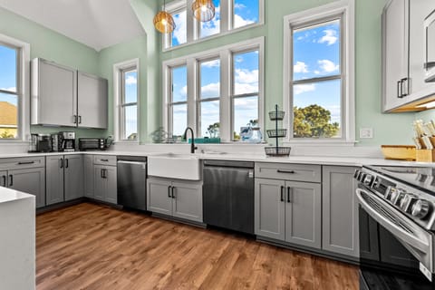 VOH30: The Princess Tide | Top Level Kitchen