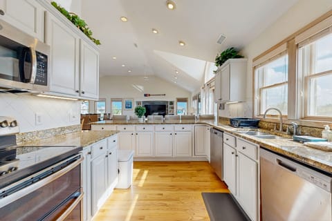 WH286: Millennium Sunrise | Top Level Kitchen