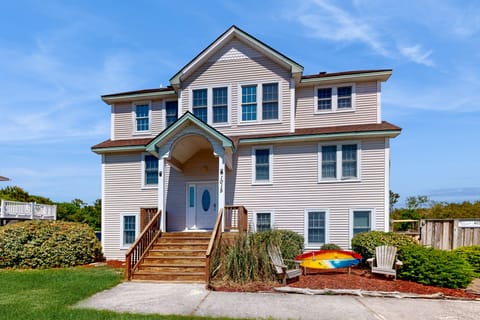 WH515: Another Day at the Beach | Exterior | Parking | Entrance