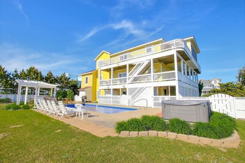 WH230: An Ocean Song | Back Exterior