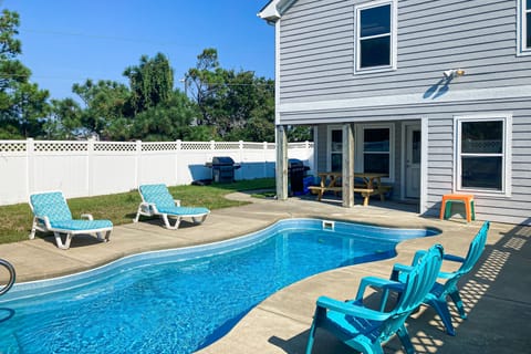 KDS0200: Chillin' Time | Back Exterior w/ Private Pool
