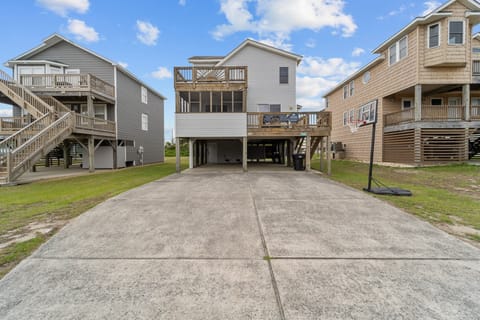 KDS2071: Sandpiper Cottage | Exterior | Drive way