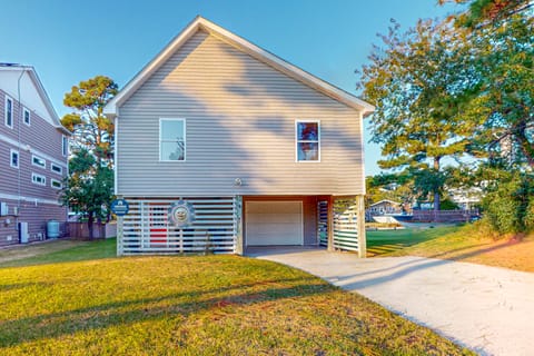 CH73: Coastal Kaleidoscope | Front Exterior