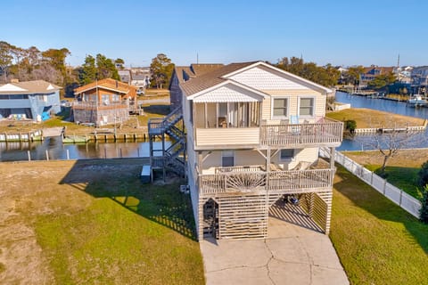 NHCG10: Dockside Landing | Exterior | Parking