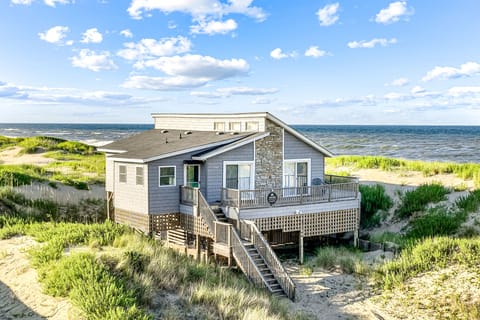 SN1317: Outer Banks Beachfront Bungalow | Front Exterior