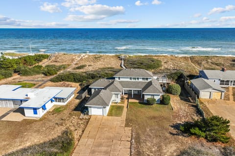 SH118: Bel Isle | Aerial | Driveway | Parking