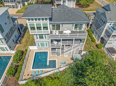 SCB22: Carolina Breeze | Back Exterior