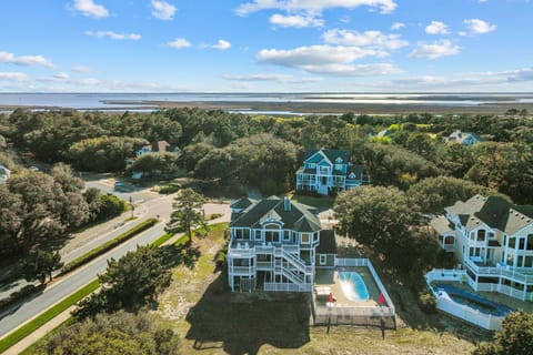 CC179: Beach Par Tee CC179: Beach Par Tee | Exterior