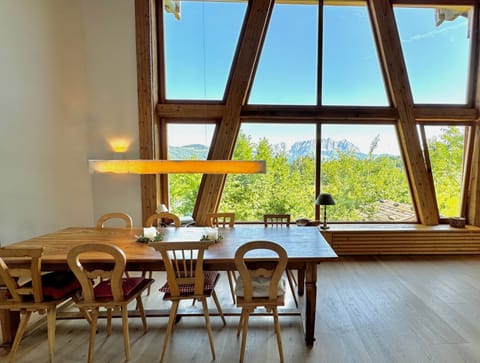 Deluxe Suite, Balcony, Mountain View | In-room dining