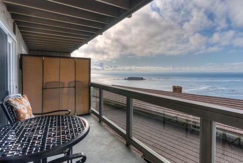 Step out onto the ocean-view balcony, where you can unwind while taking in breathtaking coastal scenery.