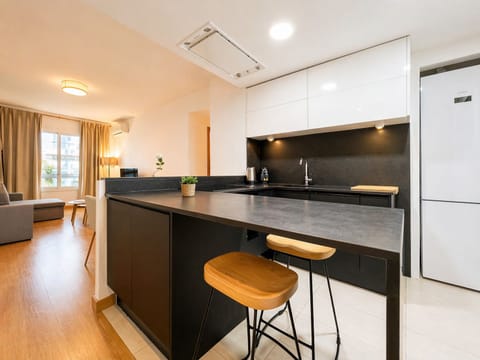 Apartment (2 Bedrooms) | Private kitchen | Microwave, oven, dishwasher, electric kettle