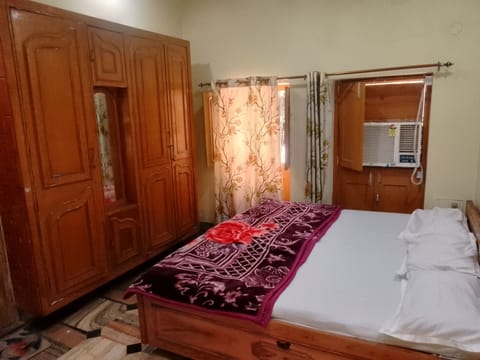 Economy Room | Premium bedding, free WiFi, bed sheets