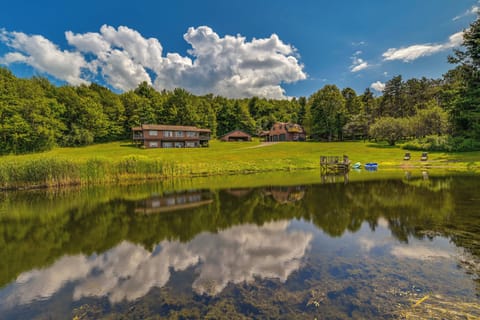 Jefferson Vacation Rental | 3BR | 2BA | Steps to Enter | 832 Sq Ft