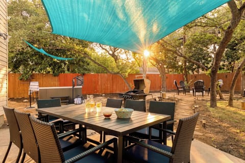 Welcome to Timberwilde Retreat-outdoor dining, grilling, a hot tub and gathering