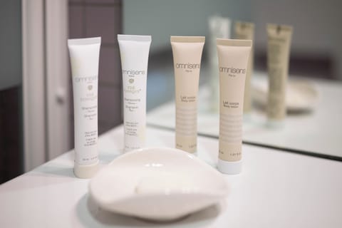 Deluxe Double Room | Bathroom | Hair dryer, slippers, towels, soap