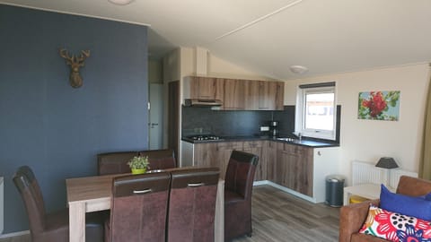 Kitchen of Camping Natuurlijk Limburg – Bos 6