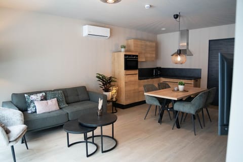 Living room of Camping Natuurlijk Limburg – Appartement 3