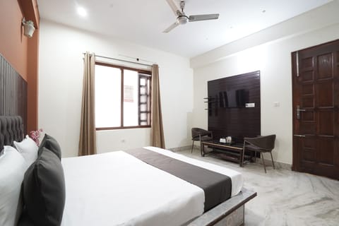 Deluxe Double Room, Balcony | Soundproofing, free WiFi