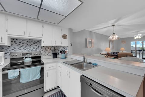 Fairview Isles 215 kitchen