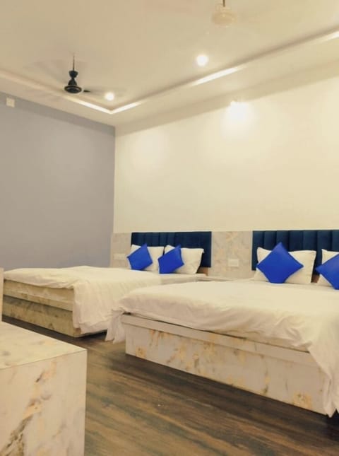 Family Room | Free WiFi