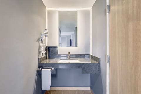 Desk, laptop workspace, free WiFi