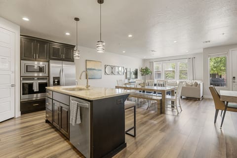 Townhome, 4 Bedrooms | Interior