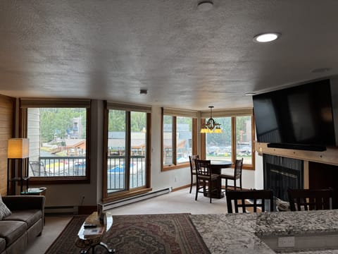 Furniture, Indoors, Living Room, Screen, TV