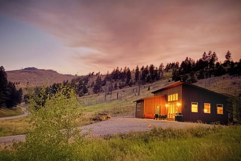 Unwind in this cozy cabin with a gas fireplace, heated floors in the bathrooms, a fire pit, and a quintessential Montana vibe. 