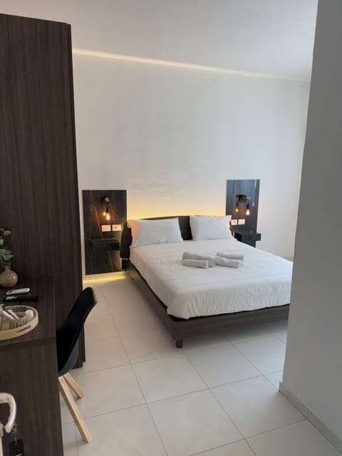 Double or Twin Room | Desk, free WiFi