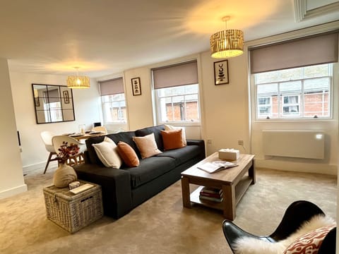 Apartment, 2 Bedrooms | Living room