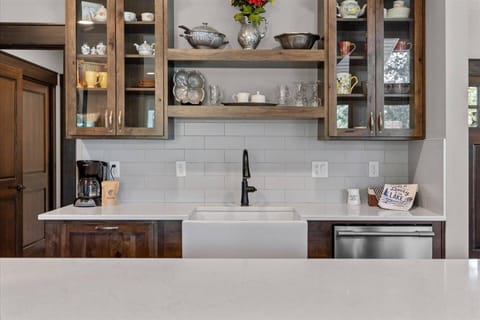 Fully stocked kitchen, ready for your inner chef.