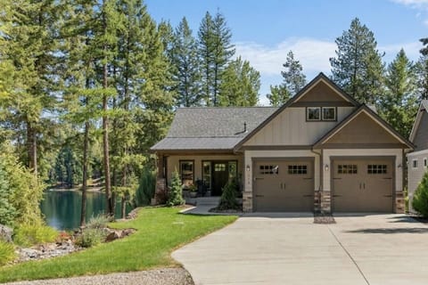 Stoneridge Bliss near the renowned Stoneridge Golf Course in North Idaho