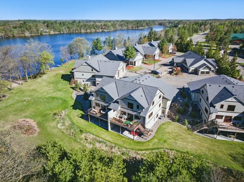 Sundance Ridge On Cross Lake