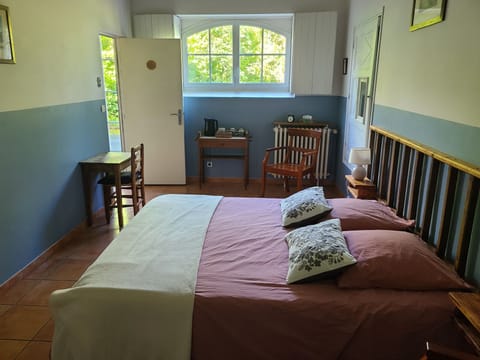 Double Room | Free WiFi, bed sheets
