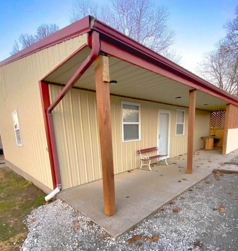 Cozy cabin at the lake