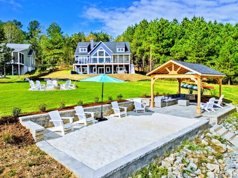 Lakeside Grounds -Your Lakefront Oasis!
From the sparkling waterfront to the beautifully manicured lawn, this private retreat is designed for relaxation and connection. Unwind in Adirondack chairs overlooking the water, gather with family & friends 