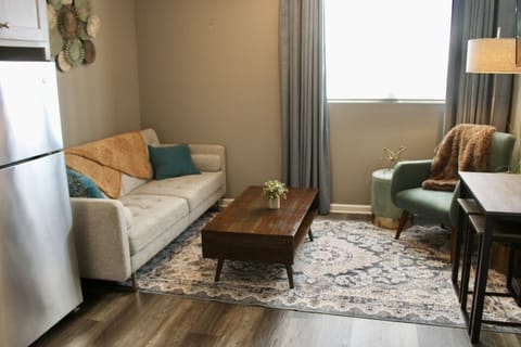 Bright and inviting space, perfect for relaxation and good company!