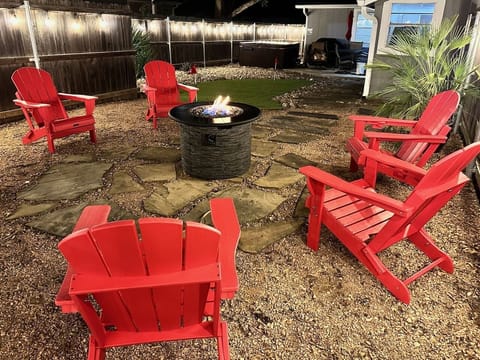Imagine siting around the the friend and family telling stories, as you enjoy a glass of Wine in the ambiance of the Cozy Core Fire pit. 